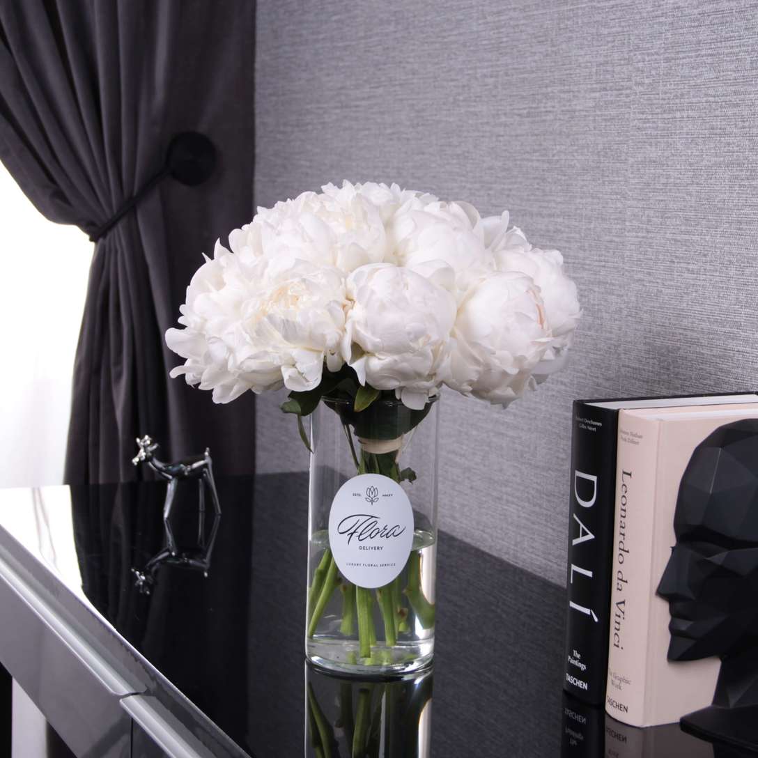 Букет из 11 пионов 