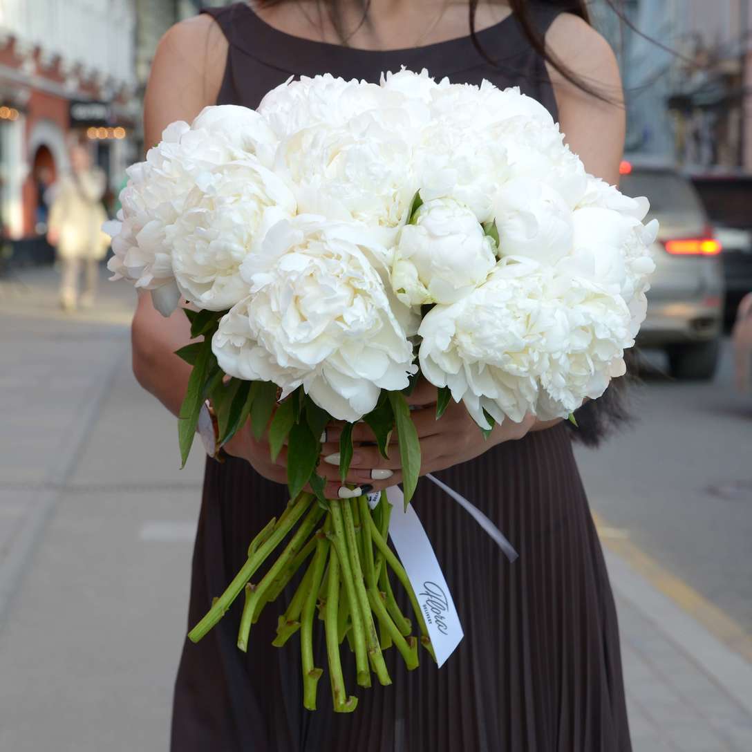 Букет из 21 пионов 