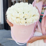 Шляпная коробка Grand с белыми розами PINK
