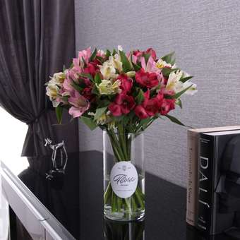 Букет из Альстромерии в вазе