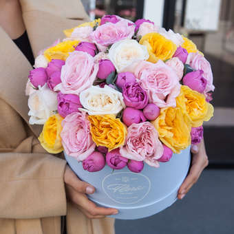 Букет "Clare" в шляпной коробке Grand Mini BLUE