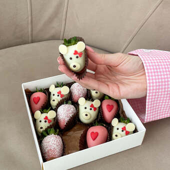 Набор клубники "Белые Мишки" 9/12 шт