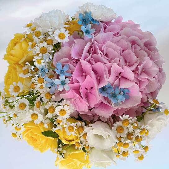 Букет "Bounty Way" в вазе Фото 3