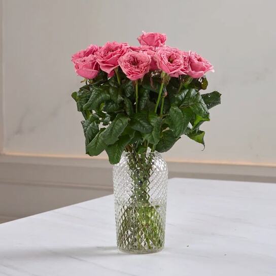 Букет из 17 роз "Regents Park" в вазе