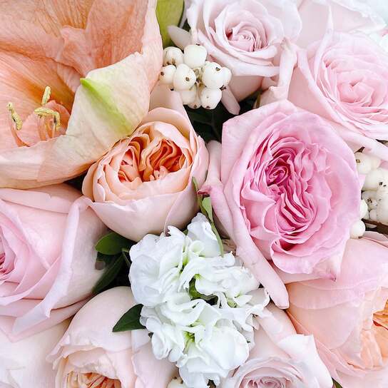 Букет "Peach Cream" шляпной коробке Grand Mini GREEN