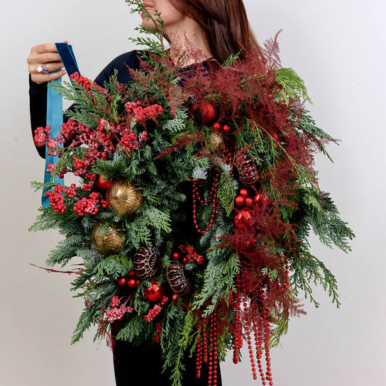 Венок новогодний "Рубин"