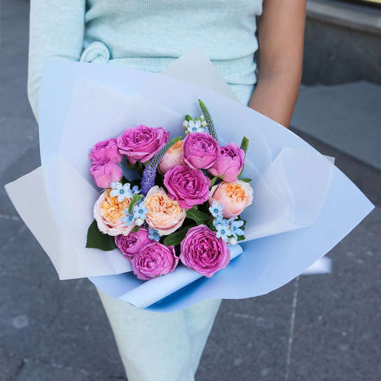 Букет "Magenta Blue"