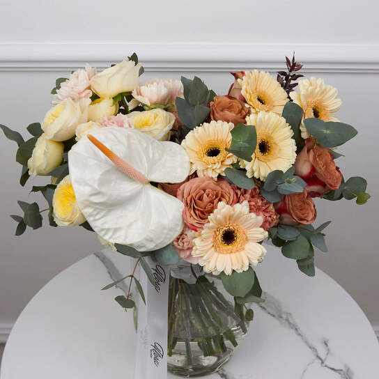 Букет  "Gabriel" в вазе Афина Фото 3