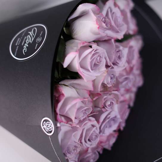 Букет из 25 роз "Purple" BLVCK