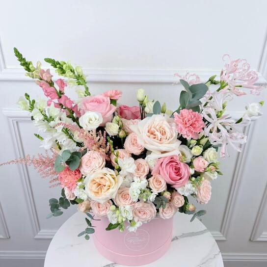 Букет "Pink Haze" в шляпной коробке Grand Mini PINK