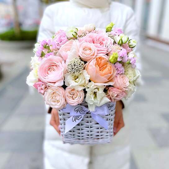 Букет "Zephyr" в корзинке