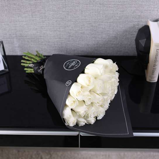 Букет из 25 роз "Proud" BLVCK