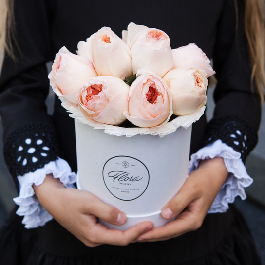 Шляпная коробка Demi "Розы Austin Juliet" WHITE