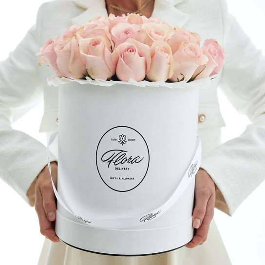 Шляпная коробка Grand "Розы Senorita" WHITE