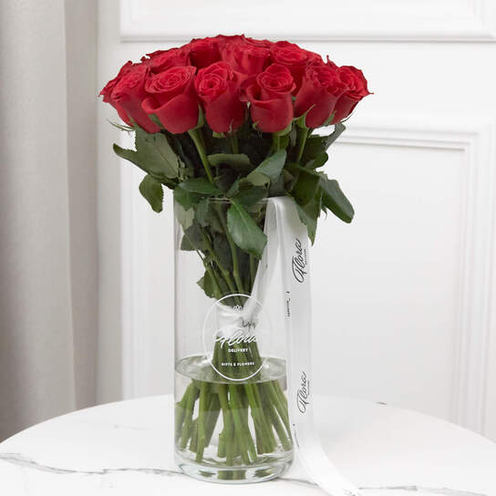 Букет из 25 роз "Red Kenya" в вазе