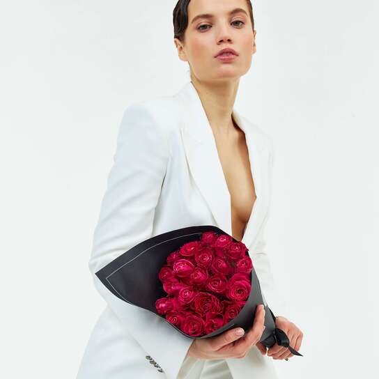 Букет из 21 розы "Cherry O! Kenya" BLVCK