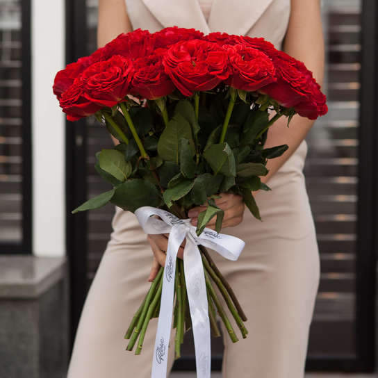 Букет из 25 роз "Red Monster"