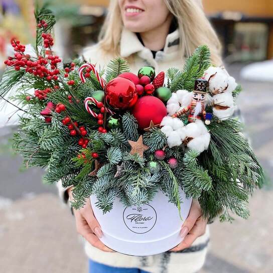 Новогодняя композиция "Щелкунчик"