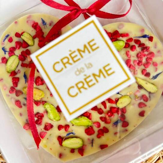 Сердце из белого шоколада с малиной, фисташкой и васильком "Crème de la Crème" 80 гр Фото 2