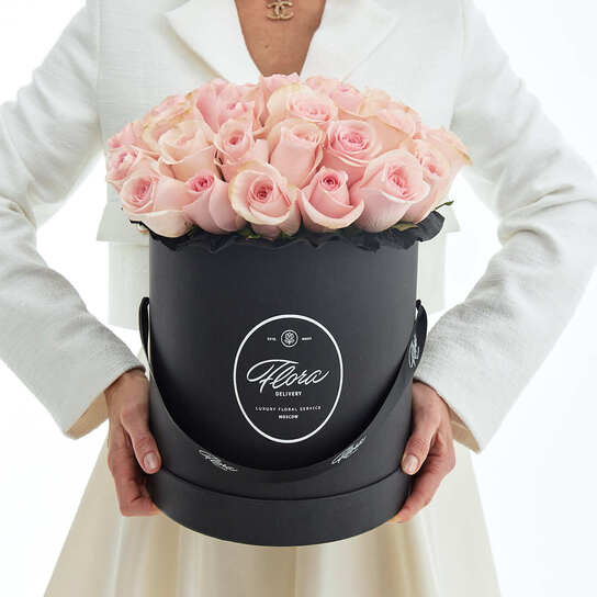 Шляпная коробка Grand "Розы Senorita" BLVCK