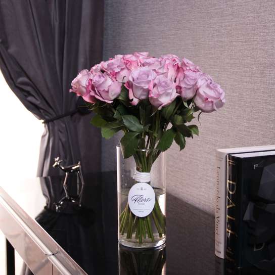 Букет из 25 роз "Purple" в вазе