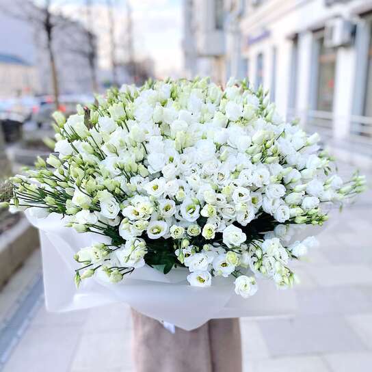 Букет из 101 лизиантуса