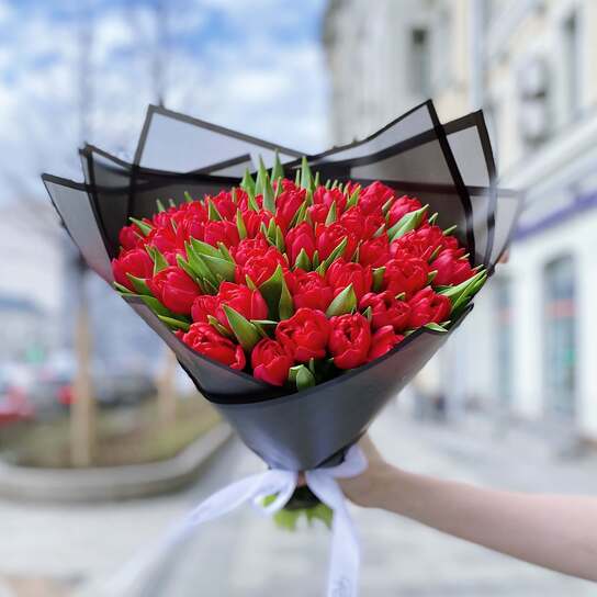 Букет из 49 красного тюльпана