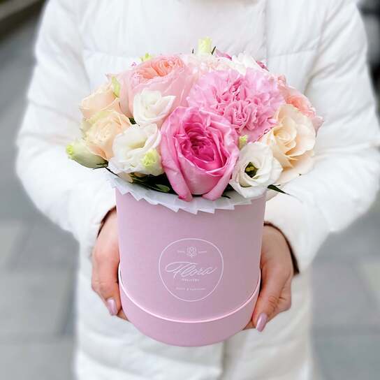 Букет "Adele" в шляпной коробке Demi PINK