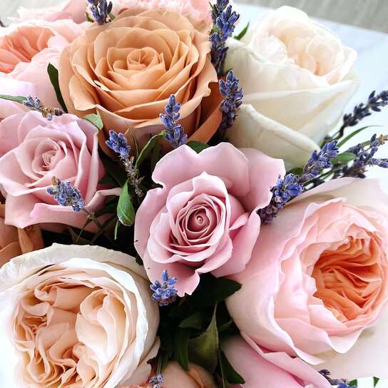 Букет "Louis Roederer" в вазе