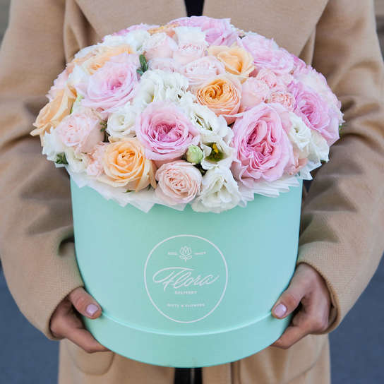 Букет "Adele" шляпной коробке Grand Mini GREEN