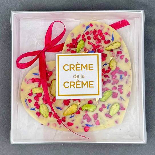Сердце из белого шоколада с малиной, фисташкой и васильком "Crème de la Crème" 80 гр