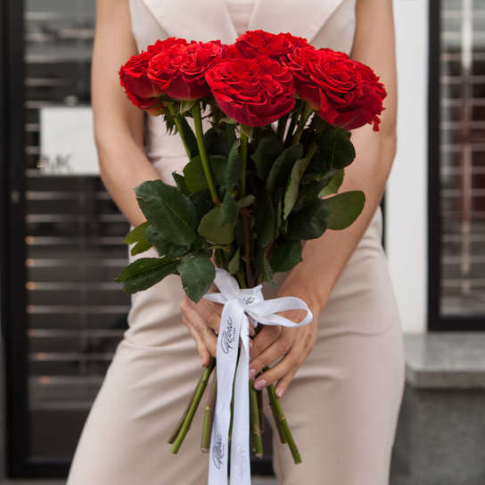 Букет из 15 роз "Red Monster"