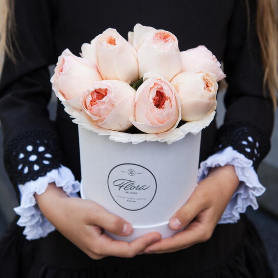 Шляпная коробка Demi "Розы Austin Juliet" WHITE