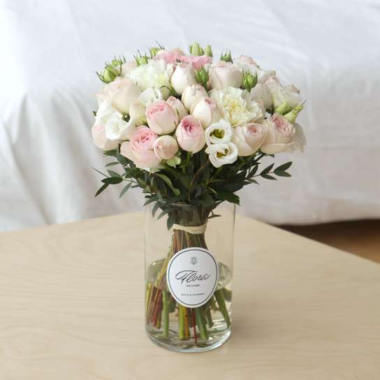 Букет "Ashwell" в вазе