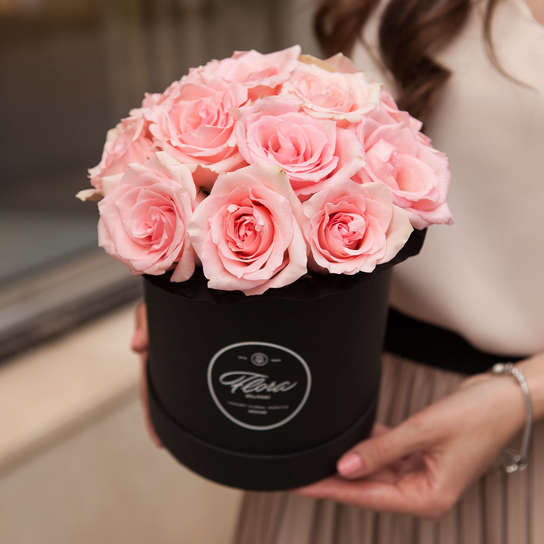 Шляпная коробка Demi "Розы Кения Pink" BLVCK