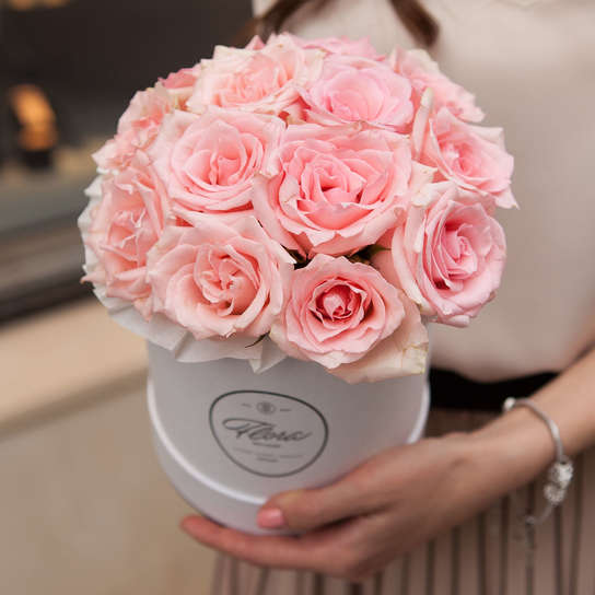 Шляпная коробка Demi "Розы Кения Pink" WHITE