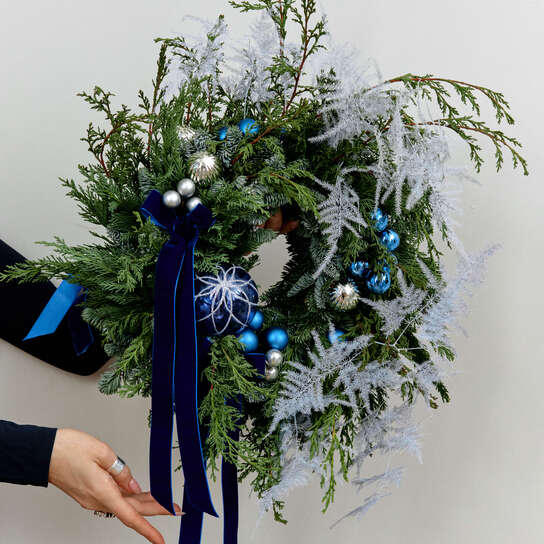 Венок новогодний "Сапфир"