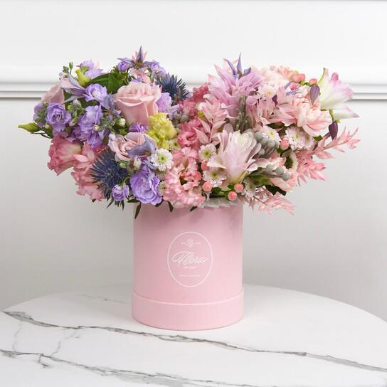 Букет "Romance" в шляпной коробке Demi PINK