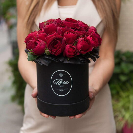 Шляпная коробка Demi "Розы Red Lace" BLVCK