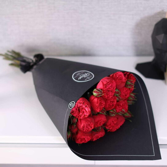 Букет из 15 роз "Red Piano" BLVCK Фото 2