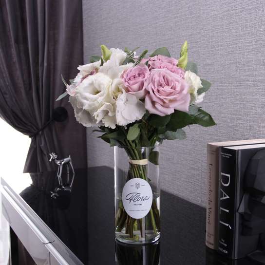 Букет "Harrow" в вазе