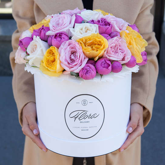 Букет "Clare" в шляпной коробке Grand Mini WHITE