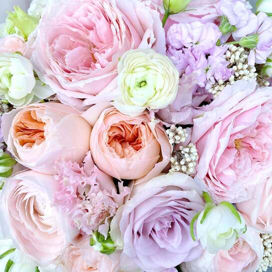 Букет "Zephyr" в корзинке Фото 4