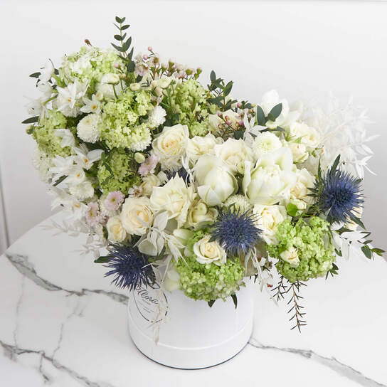 Букет "Ludivine" в шляпной коробке Demi WHITE Фото 2