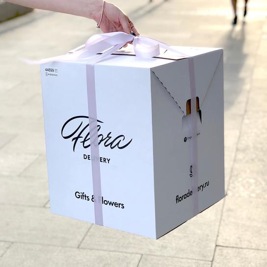 Букет "Clare" в шляпной коробке Grand Mini WHITE