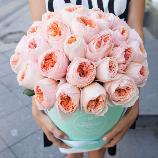 Шляпная коробка Grand "Розы Austin Juliet" GREEN