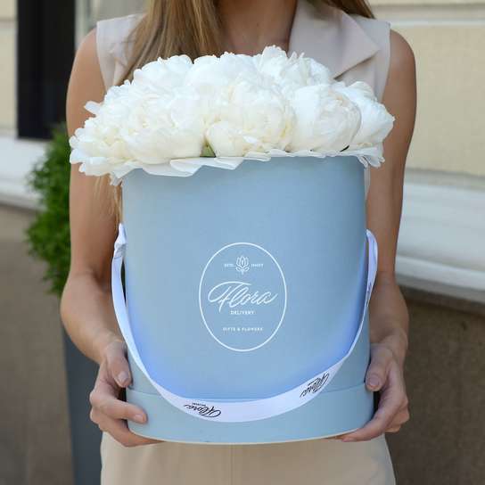 Шляпная коробка Grand "Пионы Madame Claude Tain" BLUE