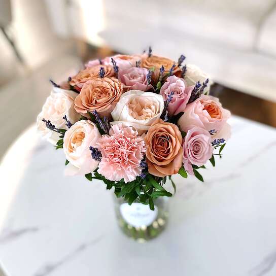 Букет "Louis Roederer" в вазе