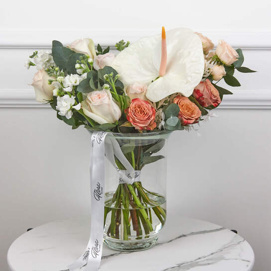 Букет  "Orimos" в вазе Афина