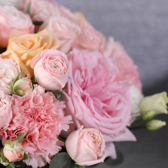 Букет "Adele" в вазе сфера